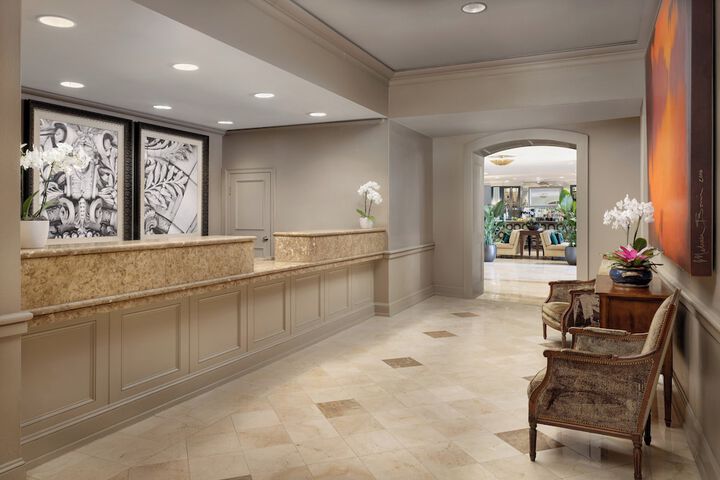 Check-in/check-out kiosk