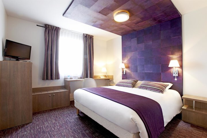 Room 9 of 29