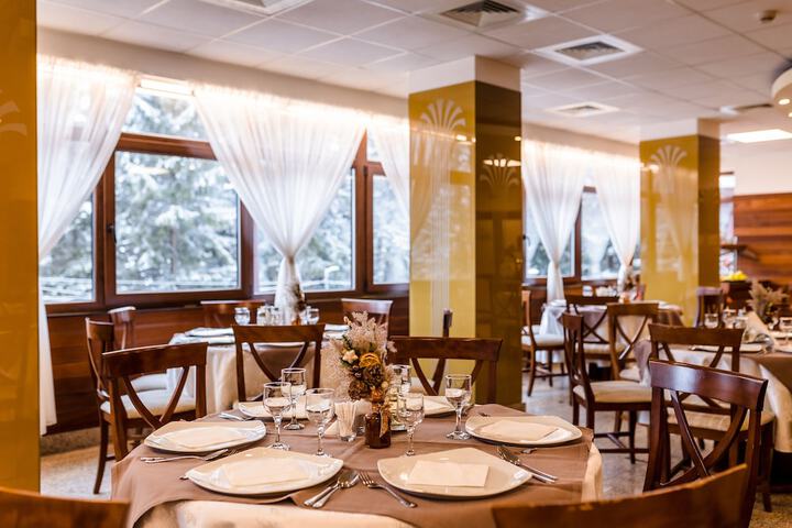 Dining 67 of 146