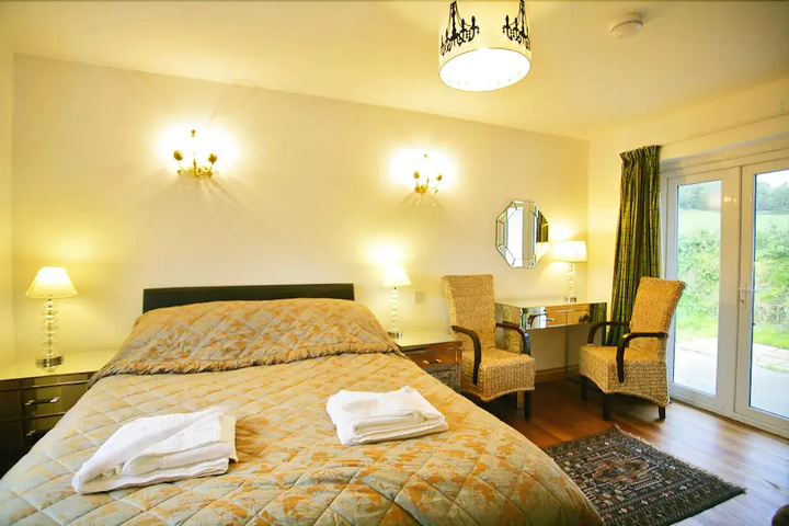 Room 2 of 12