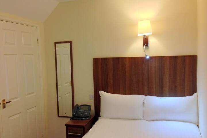 Room 13 of 35