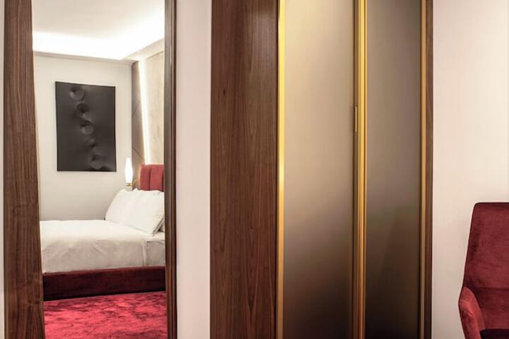 Room 74 of 197