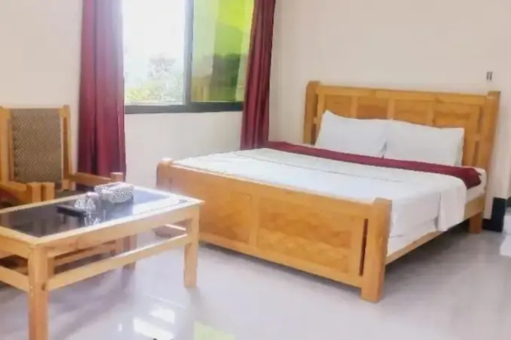 Room 2 of 12