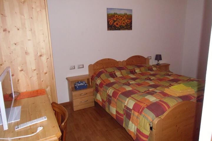 Room 6 of 25