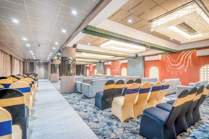 Ballroom/Hall 64 of 75