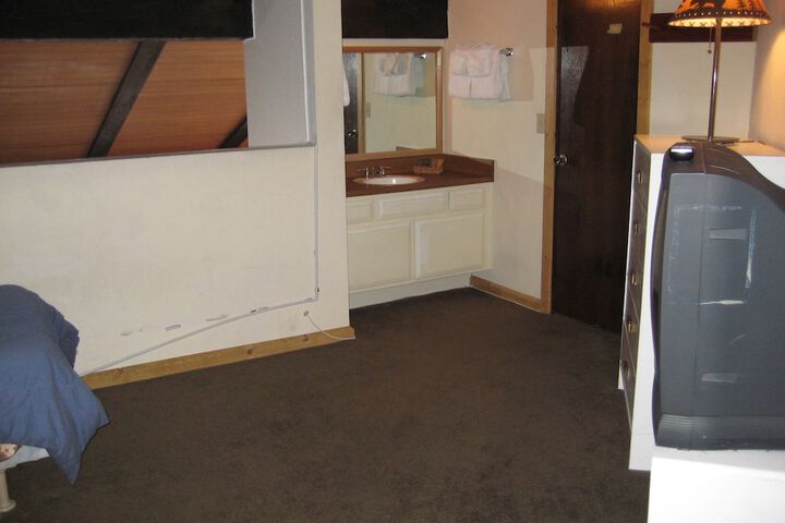 Room 9 of 54
