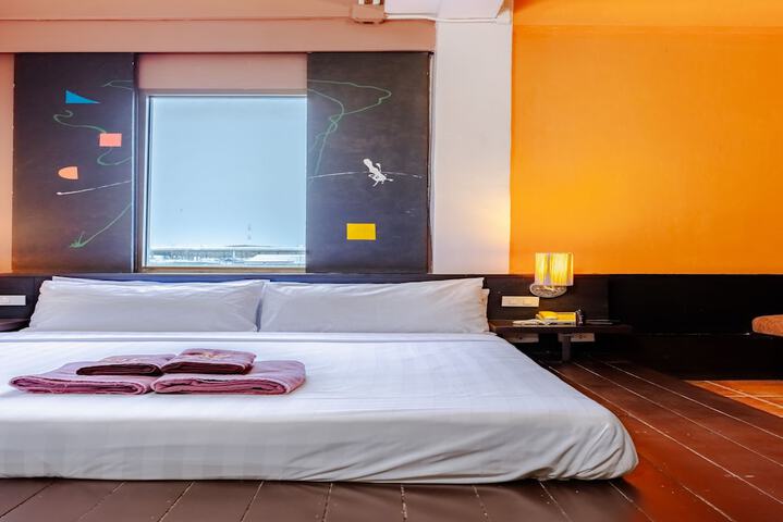 Room 14 of 53