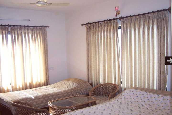 Room 10 of 27