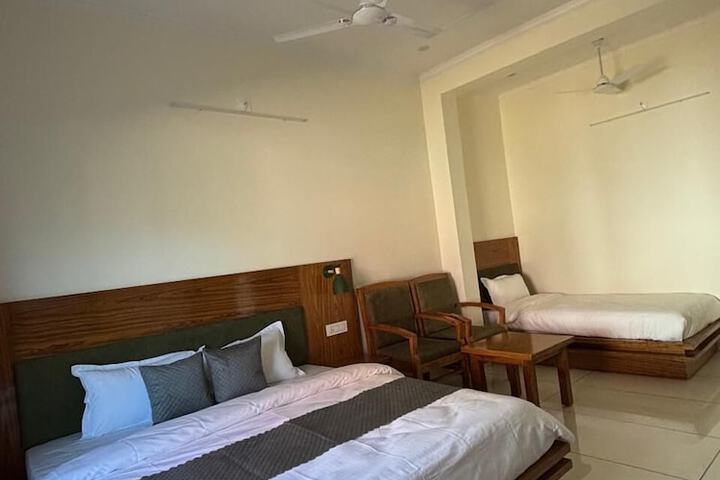 Room 8 of 35
