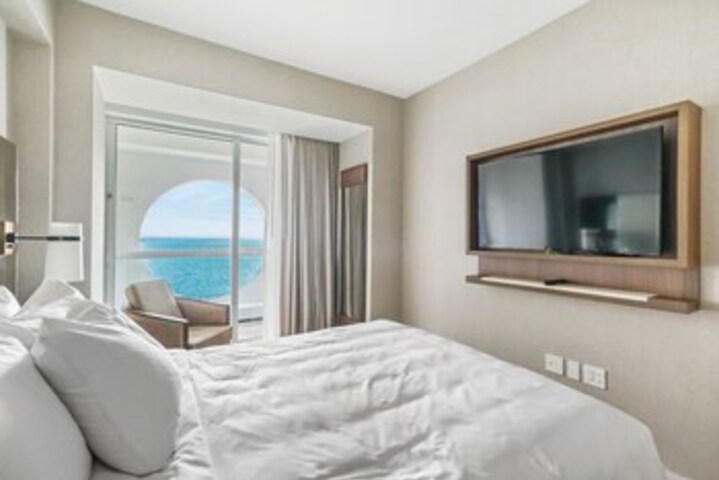 Room 48 of 82