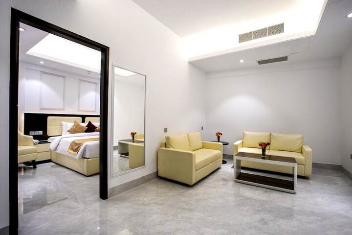 Room 9 of 20