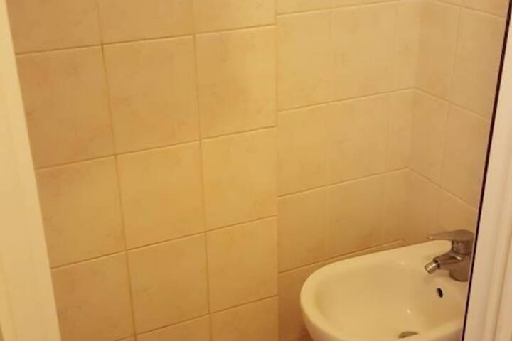 Room 9 of 35