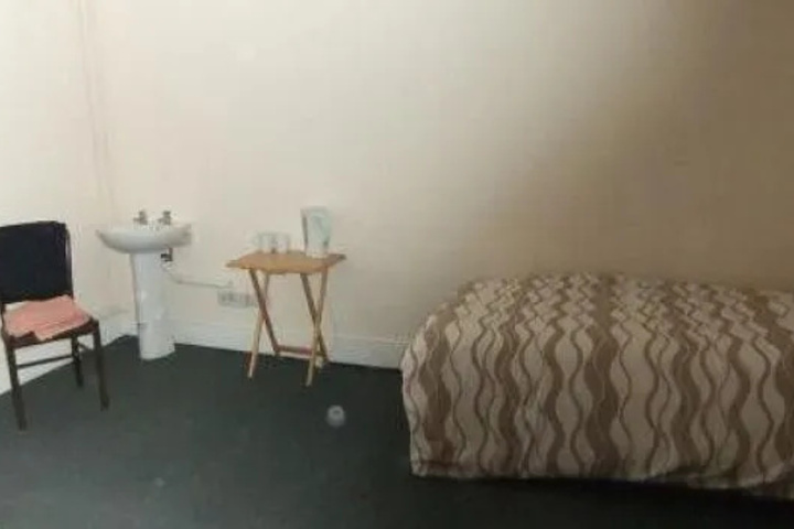 Room 2 of 9