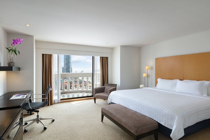 Room 34 of 220