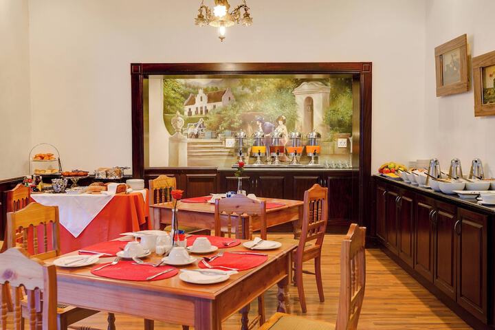 Dining Photos