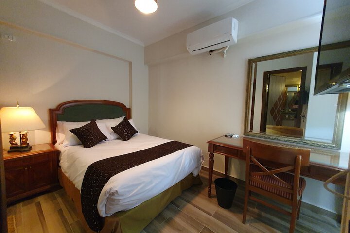 Room 16 of 34
