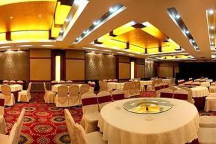 Ballroom/Hall 15 of 27