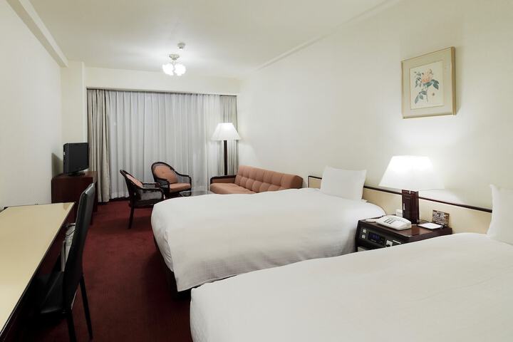 Room 6 of 40