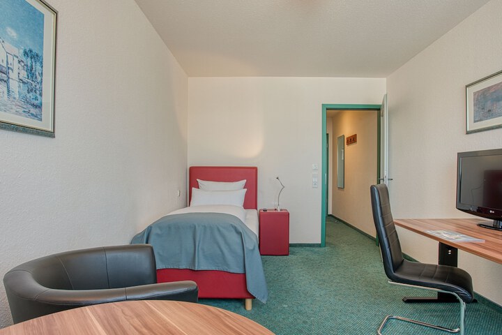 Room 4 of 41