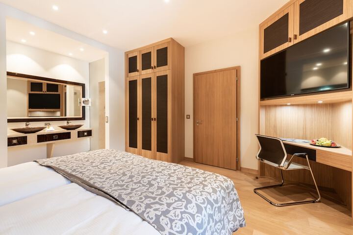 Room 6 of 41