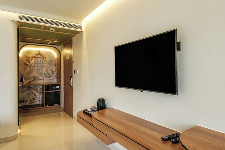 Room 34 of 141