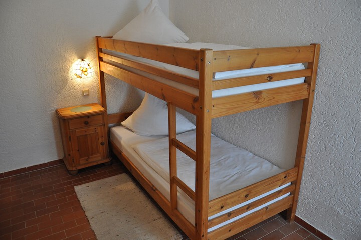 Room 4 of 28