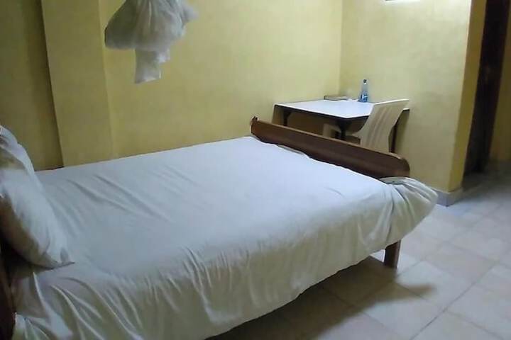 Room 17 of 48