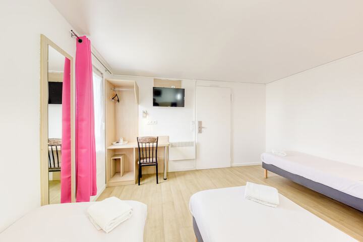 Room 20 of 33