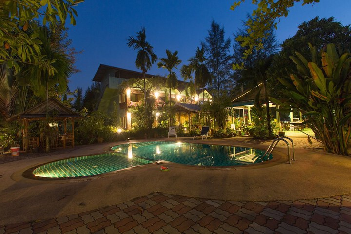 Pool Hotel