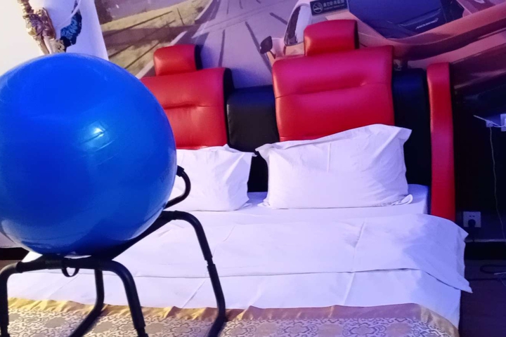 Xinzheng 1314 Theme Hotel (Henan Engineering College)