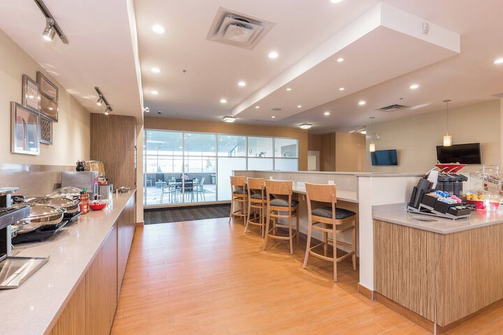 Breakfast/Coffee Service 28 of 33