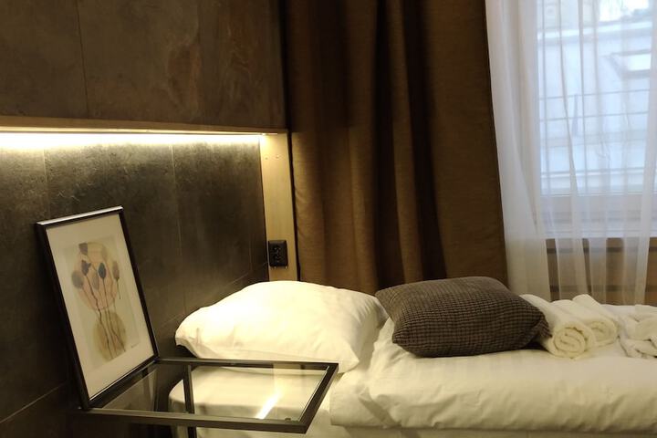 Room 5 of 38