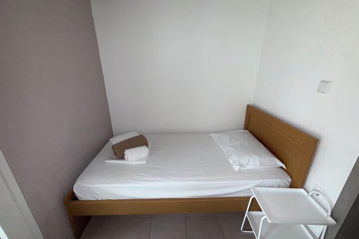Room 44 of 171