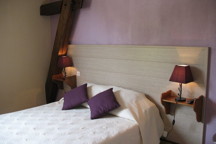 Room 2 of 28