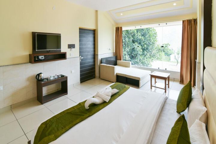 Room 14 of 28