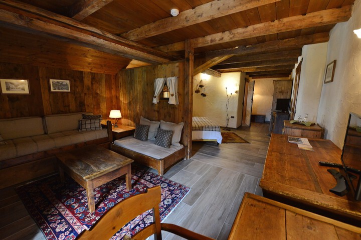 Room 7 of 34