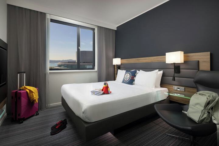 Room 47 of 117