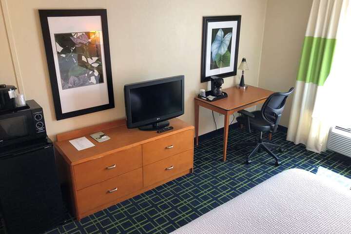 Room 8 of 11