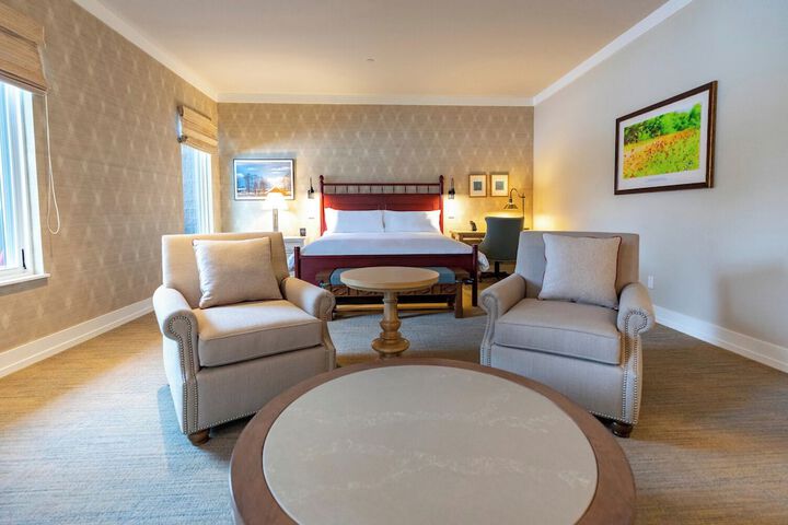 Room 33 of 68