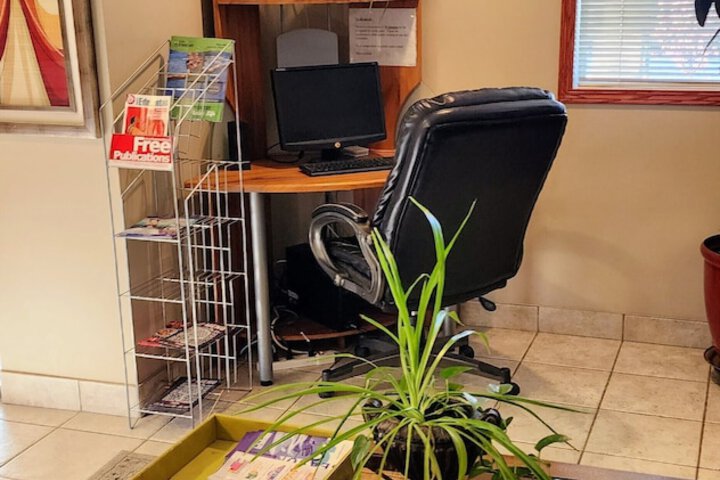 Business Center 37 of 39