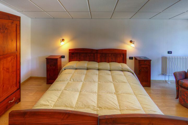 Room 6 of 47