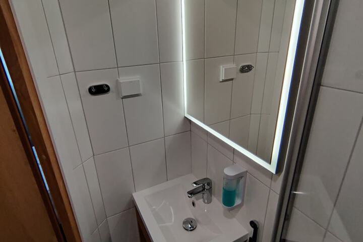 Room 46 of 58
