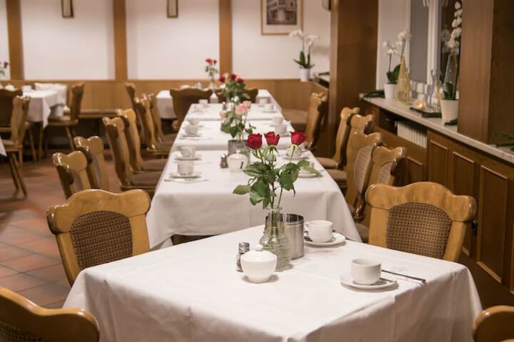 Breakfast/Coffee Service 17 of 33