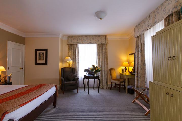 Room 10 of 60