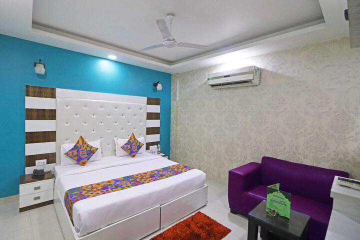 Room 37 of 76