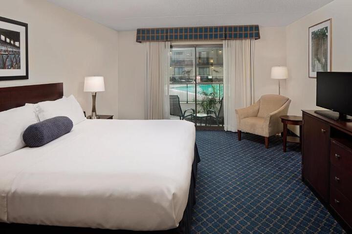 2 Double Beds (3 of 4)