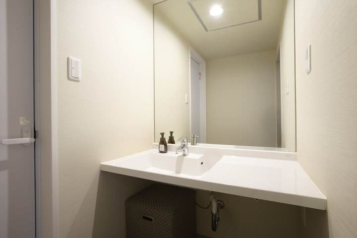 Room 11 of 46