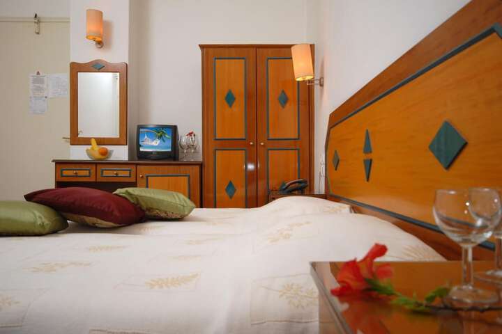 Room 14 of 30