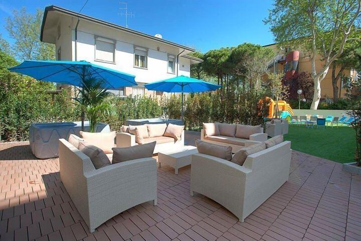 Terrace/Patio 8 of 21