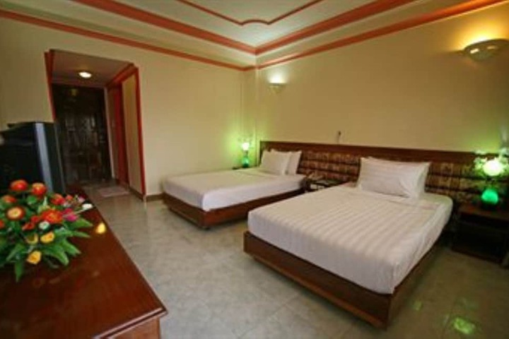 Room 8 of 20